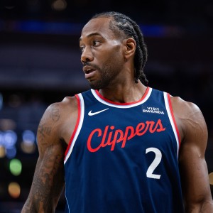 开云体育官方网站-中规中矩！伦纳德15中7&amp;三分5中0&amp;罚球10中9 拿到23分8板